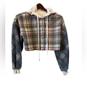 Adika Tarts Tri- Color Patterns Cropped Plaid‎ Hoodie.